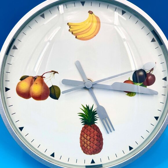 FUN QUIRKY FRUIT THEMED WALL CLOCK W/ KNIFE & FORK HANDS! - Picture 2 of 4